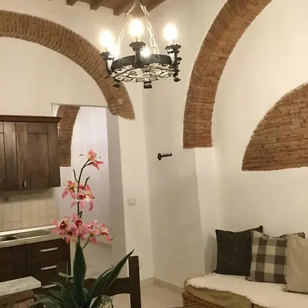 Apartment New Maria's House Livorno. Il Cisternone